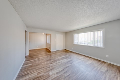 Floor plan for 2 beds, 1 bath, 950 sqft